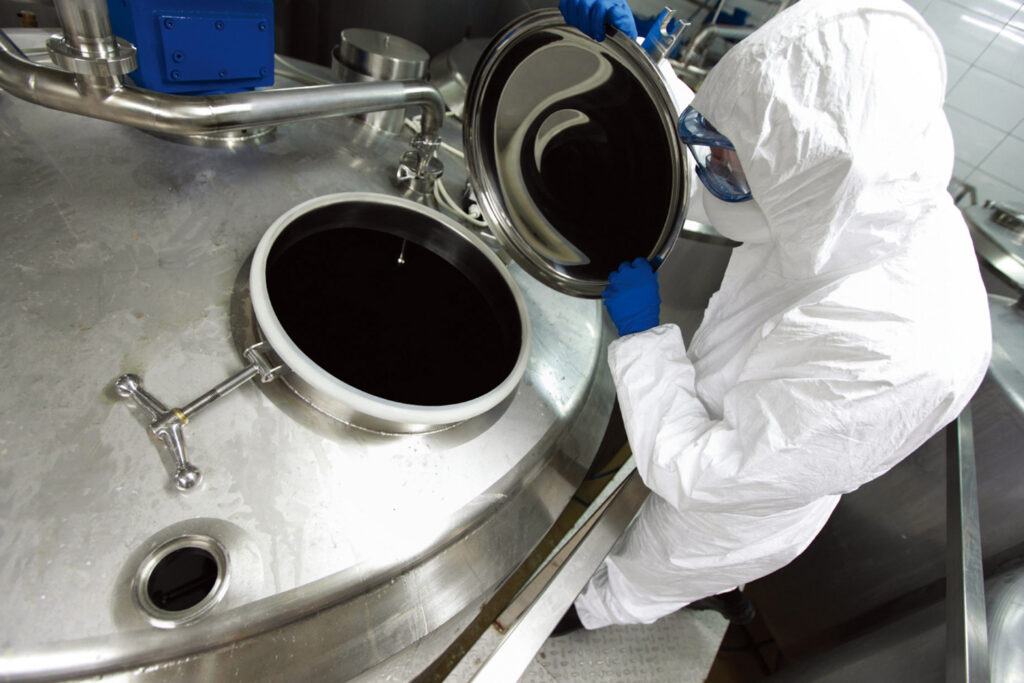 Stainless steel cable ties for chemical processing environments
