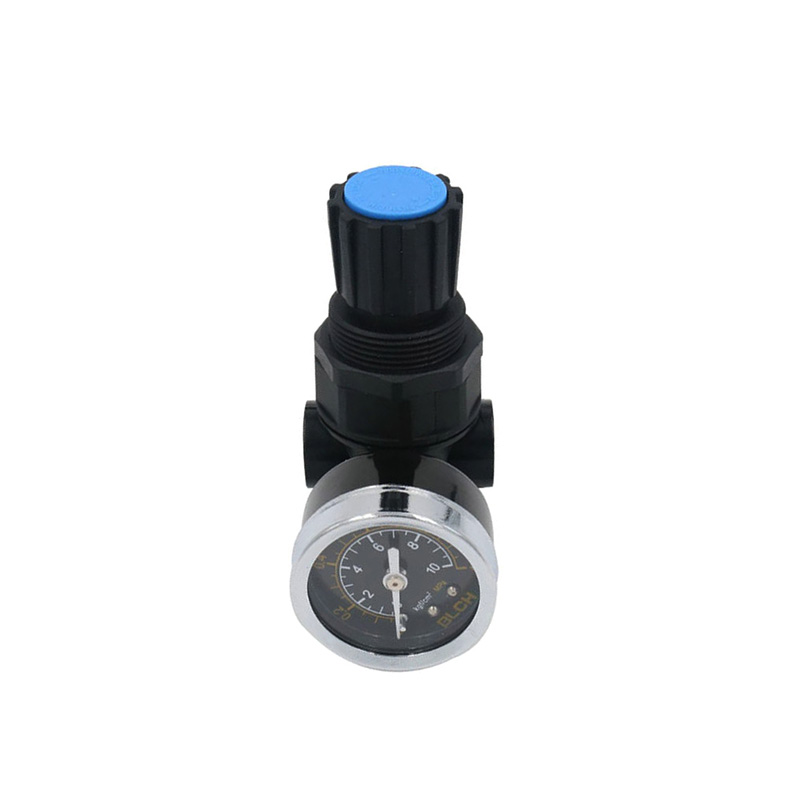 NR200 regulator with pressure gauge