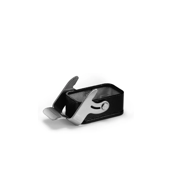 HC black bulkhead housing with metal lever